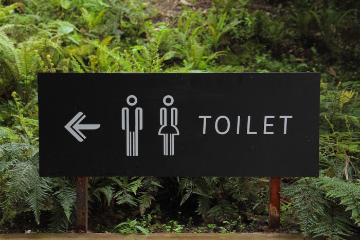 トイレの案内標識